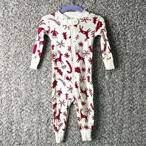Hanna Andersson Pjs Baby 6-12M Cream and Red Reindeer Winter Print Footless